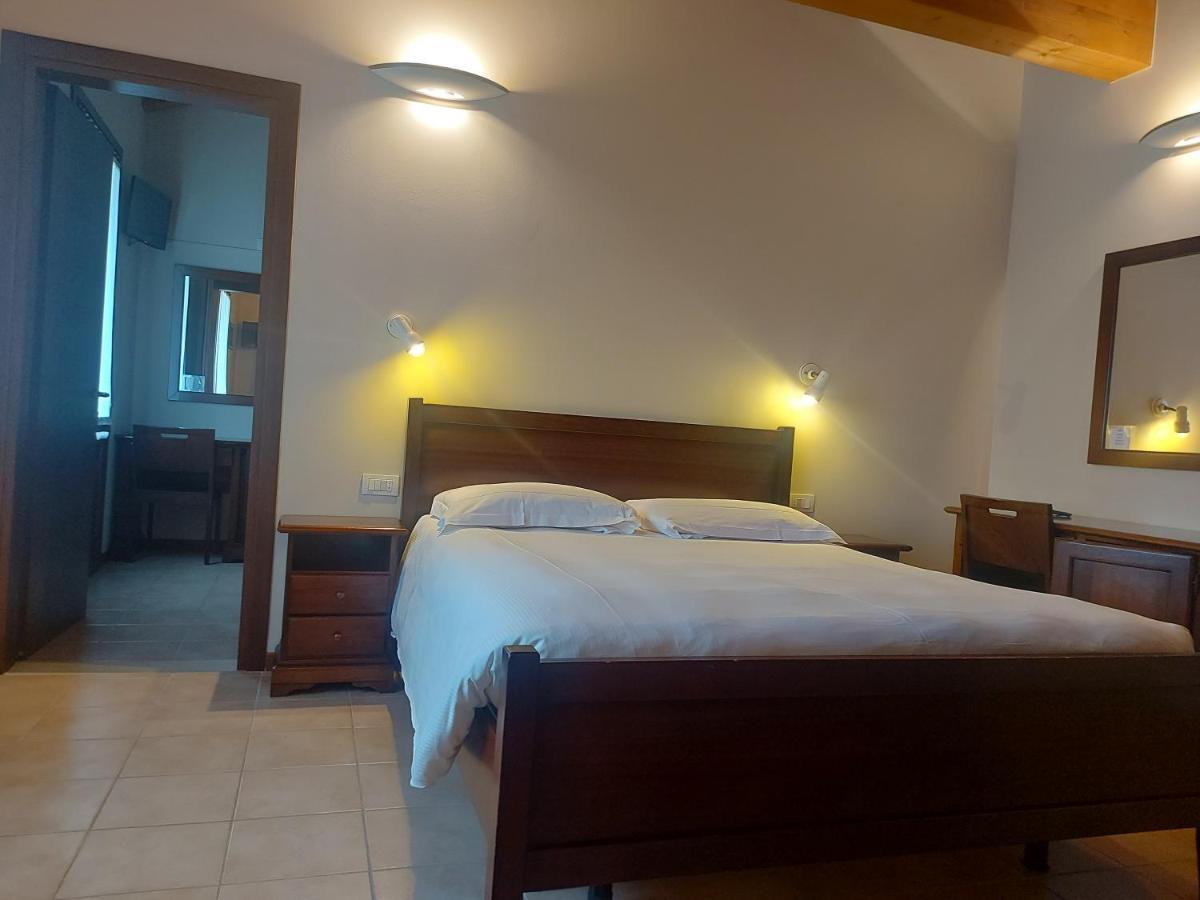 Agriturismo Olistella 팔라쫄로델로스텔라 외부 사진
