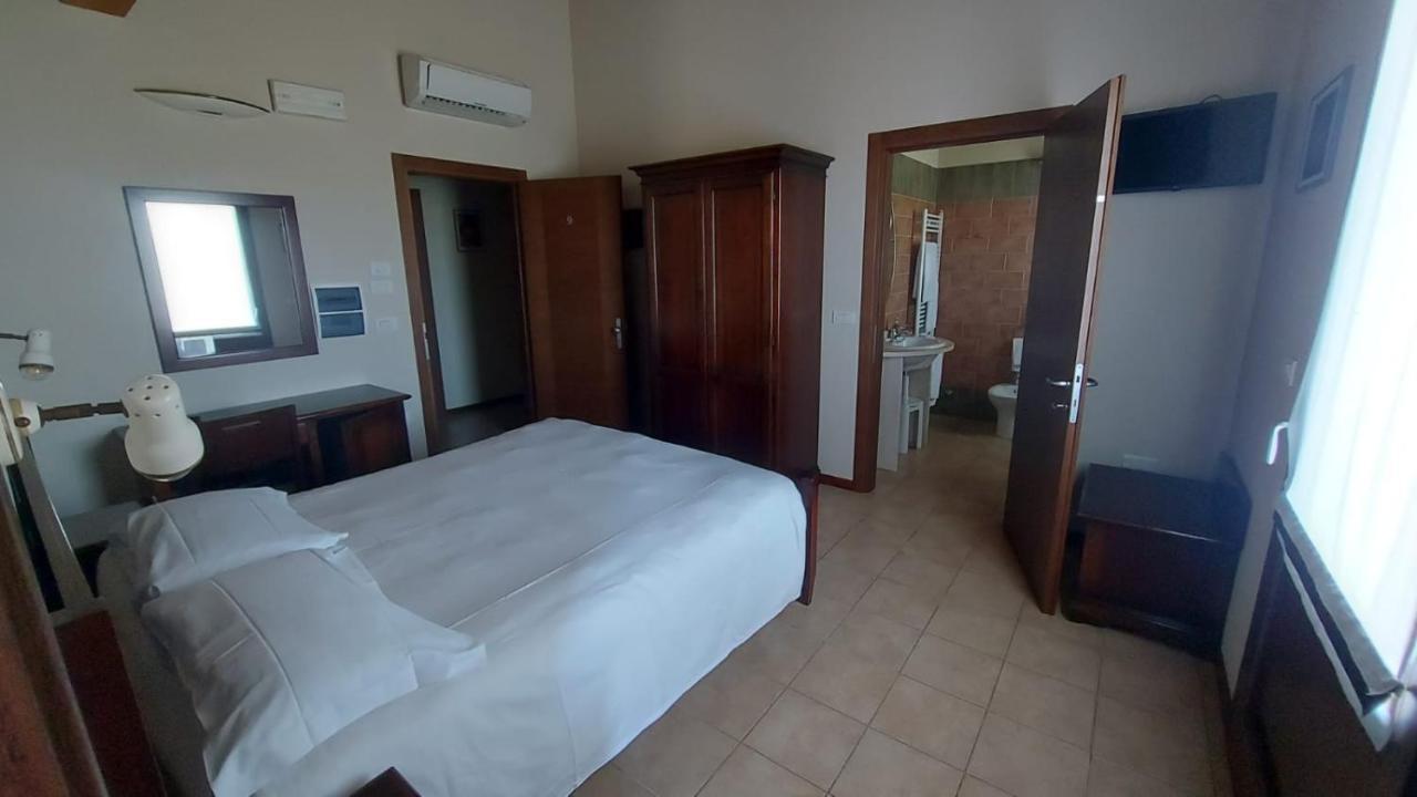 Agriturismo Olistella 팔라쫄로델로스텔라 외부 사진