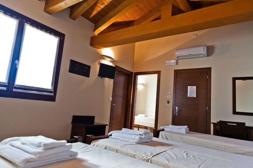 Agriturismo Olistella 팔라쫄로델로스텔라 객실 사진