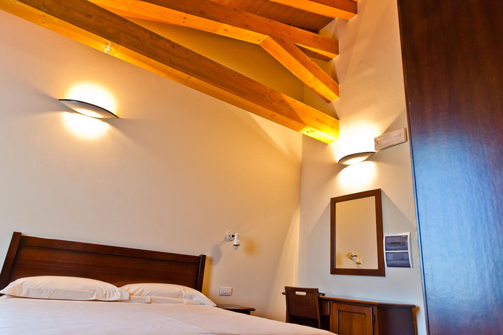 Agriturismo Olistella 팔라쫄로델로스텔라 객실 사진