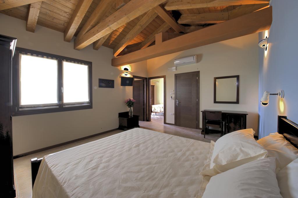 Agriturismo Olistella 팔라쫄로델로스텔라 객실 사진