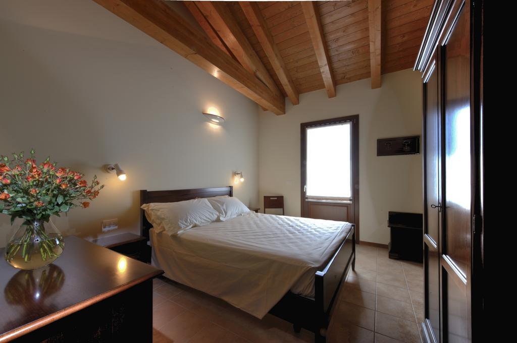 Agriturismo Olistella 팔라쫄로델로스텔라 객실 사진